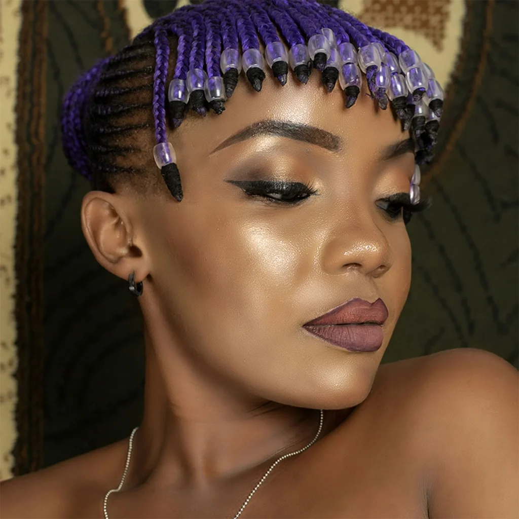 How to Apply Makeup Like a Pro: A Beginner’s Guide 2025